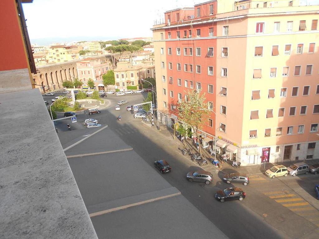 Kambal Inn Rome Room photo
